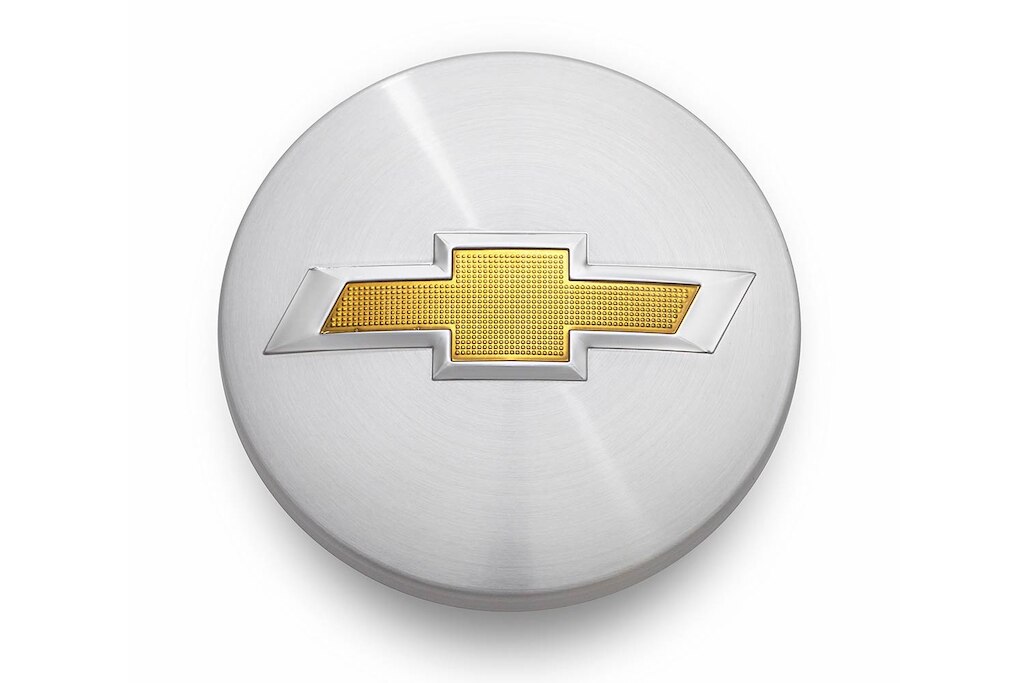 Tu nueva Suburban 2025 con centro de rin en aluminio con emblema Chevrolet dorado y mas accesorios de personalización